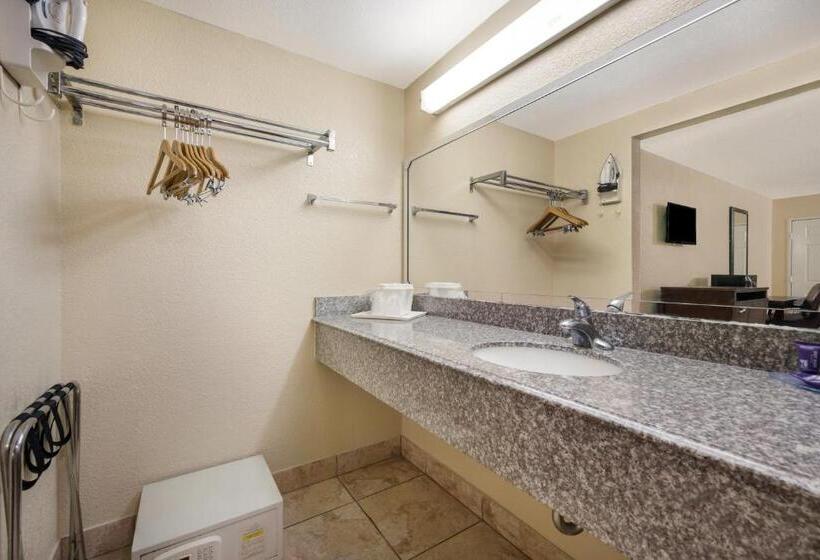 فندق Knights Inn College Station