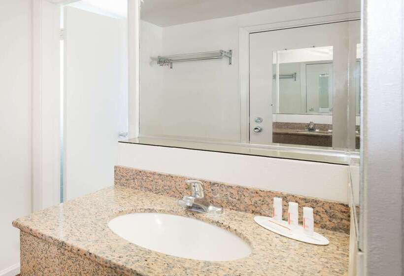 فندق Knights Inn Statesboro