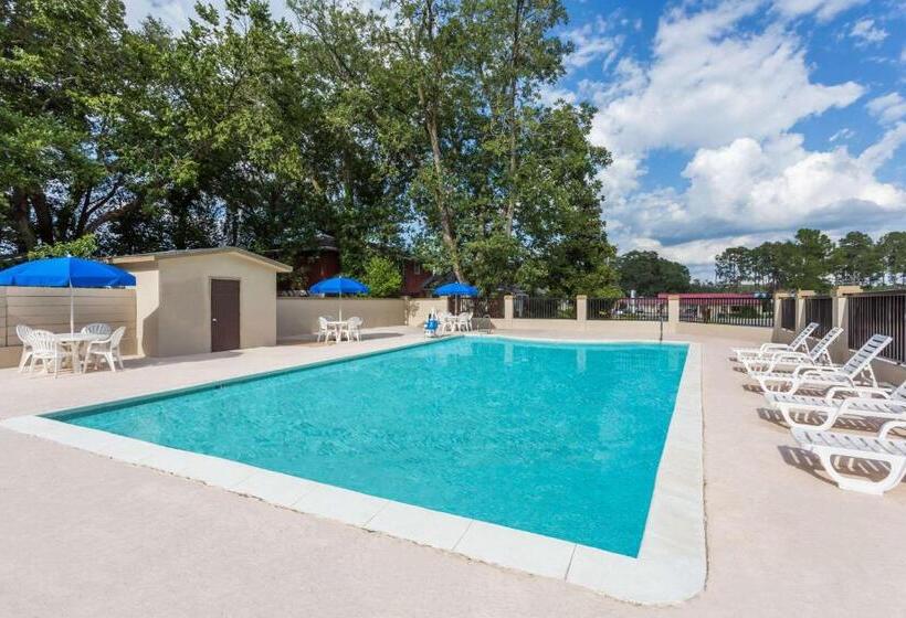 فندق Knights Inn Statesboro