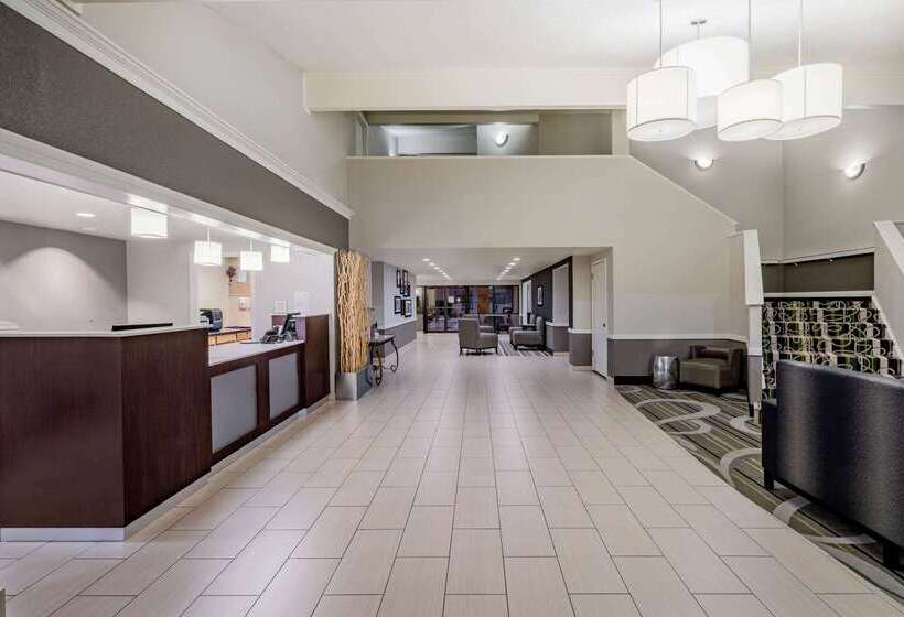 هتل La Quinta Inn By Wyndham El Dorado