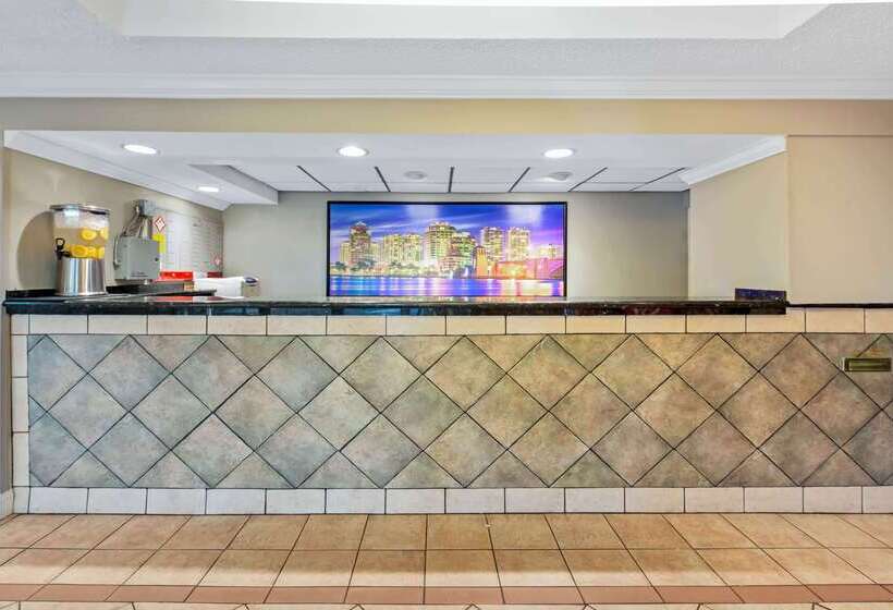 בית מלון כפרי La Quinta Inn By Wyndham West Palm Beach  Florida Turnpike
