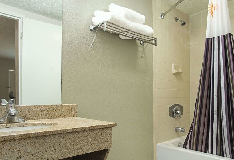 فندق La Quinta Inn By Wyndham West Palm Beach  Florida Turnpike