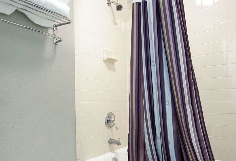 فندق La Quinta Inn By Wyndham West Palm Beach  Florida Turnpike