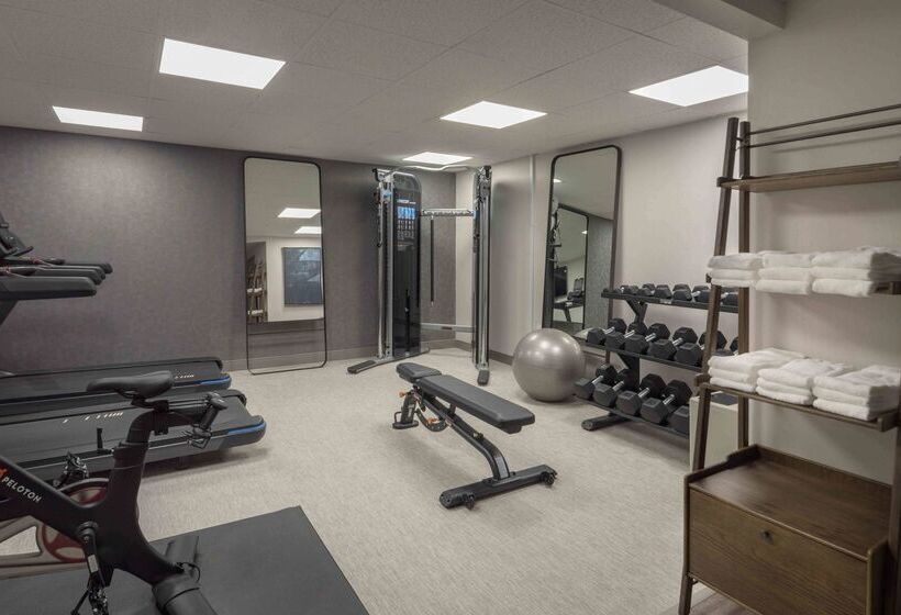 فندق Holiday Inn Express South Burlington   Downtown, An Ihg