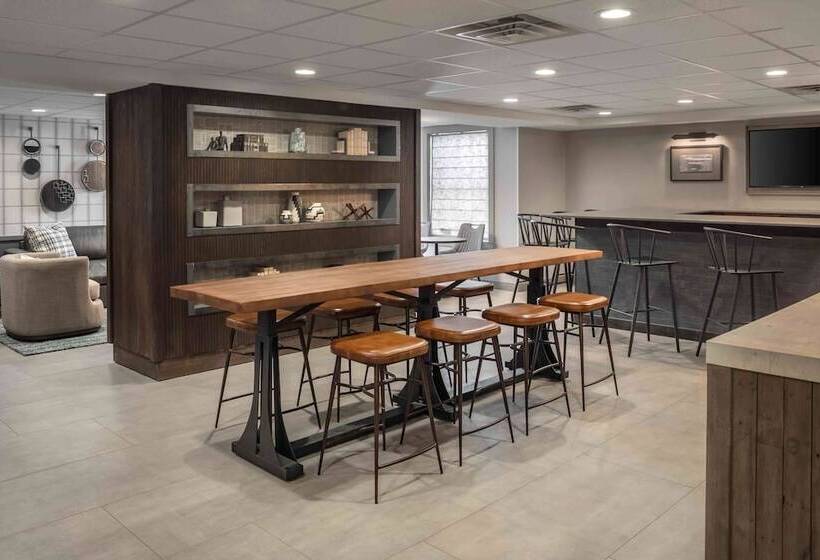 فندق Holiday Inn Express South Burlington   Downtown, An Ihg