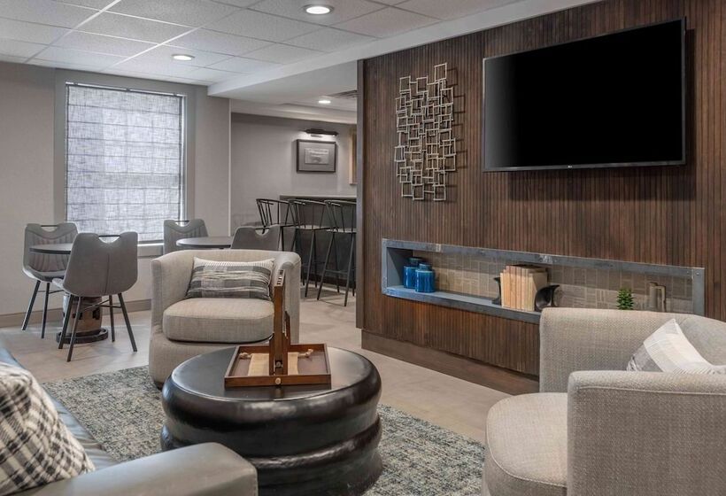 فندق Holiday Inn Express South Burlington   Downtown, An Ihg