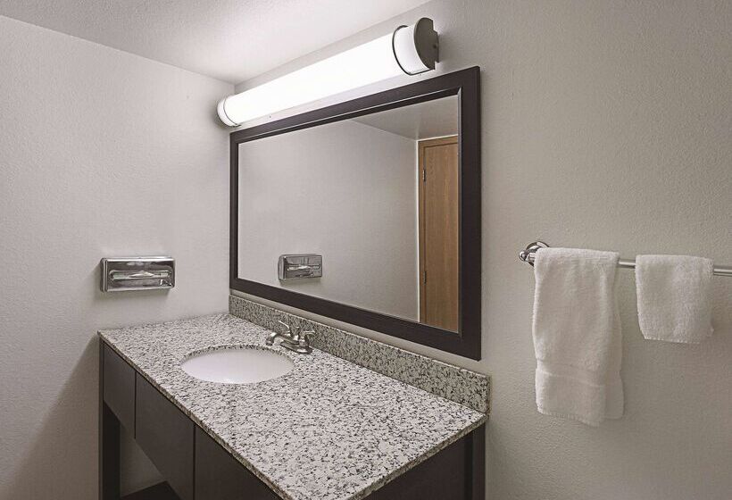 호텔 La Quinta By Wyndham Woodburn