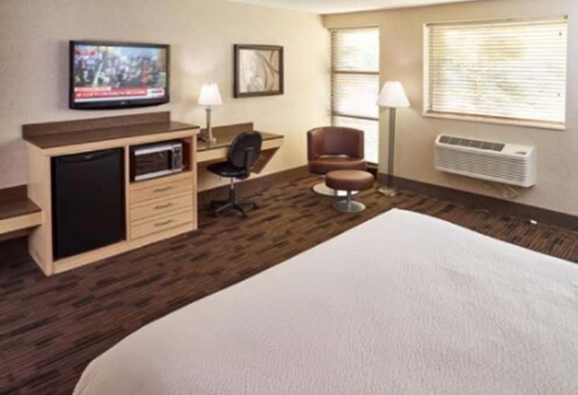 Livinn Hotel Minneapolis North / Fridley