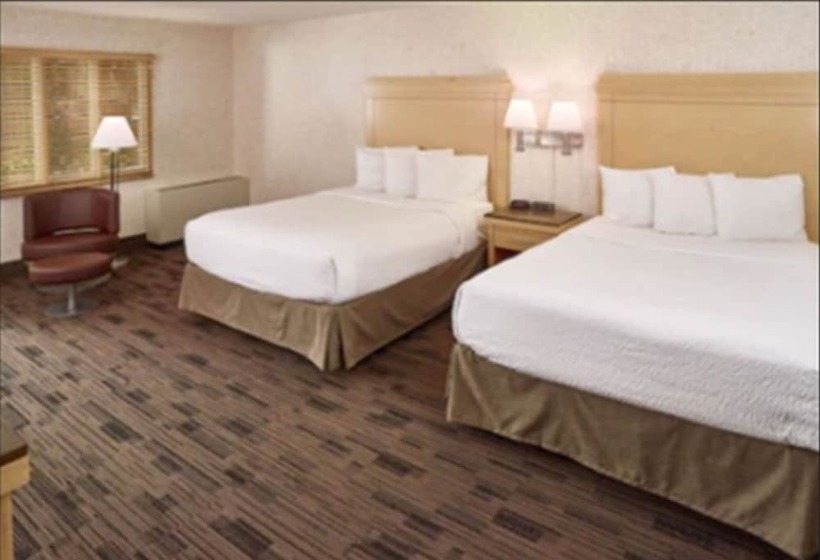 Livinn Hotel Minneapolis North / Fridley