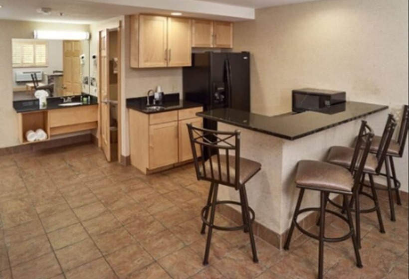 Livinn Hotel Minneapolis North / Fridley