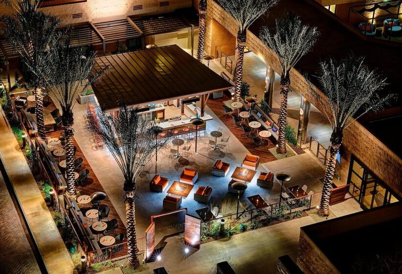 Отель Los Angeles Marriott Burbank Airport