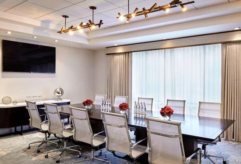 هتل Los Angeles Marriott Burbank Airport