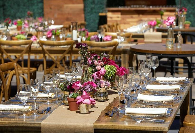 هتل Los Angeles Marriott Burbank Airport