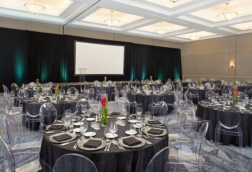 Отель Los Angeles Marriott Burbank Airport