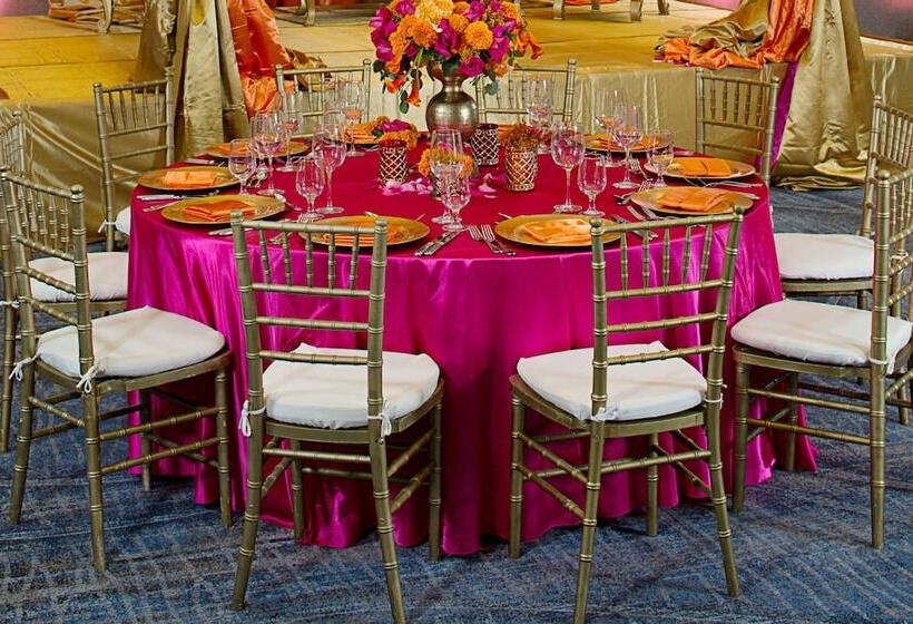 Отель Los Angeles Marriott Burbank Airport