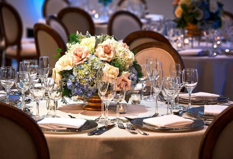 Отель Los Angeles Marriott Burbank Airport