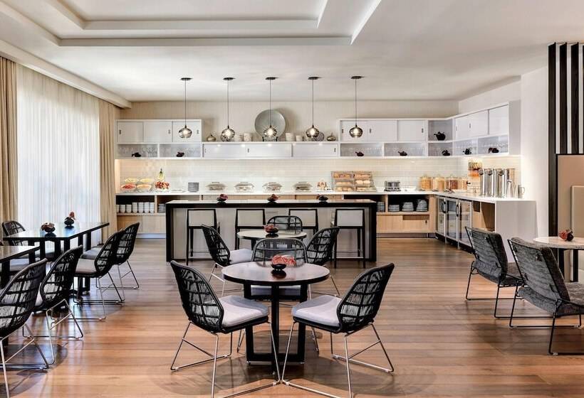 Отель Los Angeles Marriott Burbank Airport