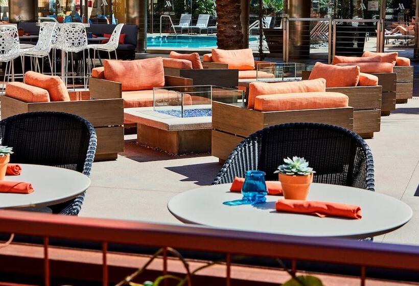 Отель Los Angeles Marriott Burbank Airport