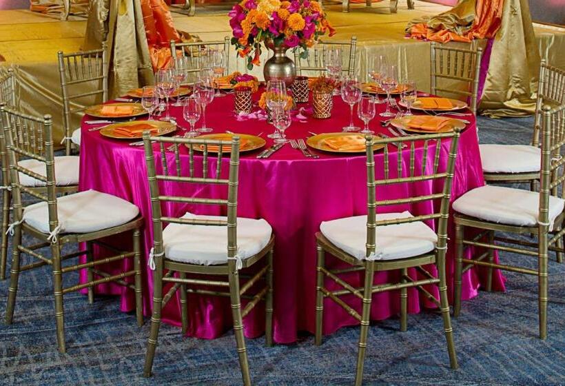 Отель Los Angeles Marriott Burbank Airport