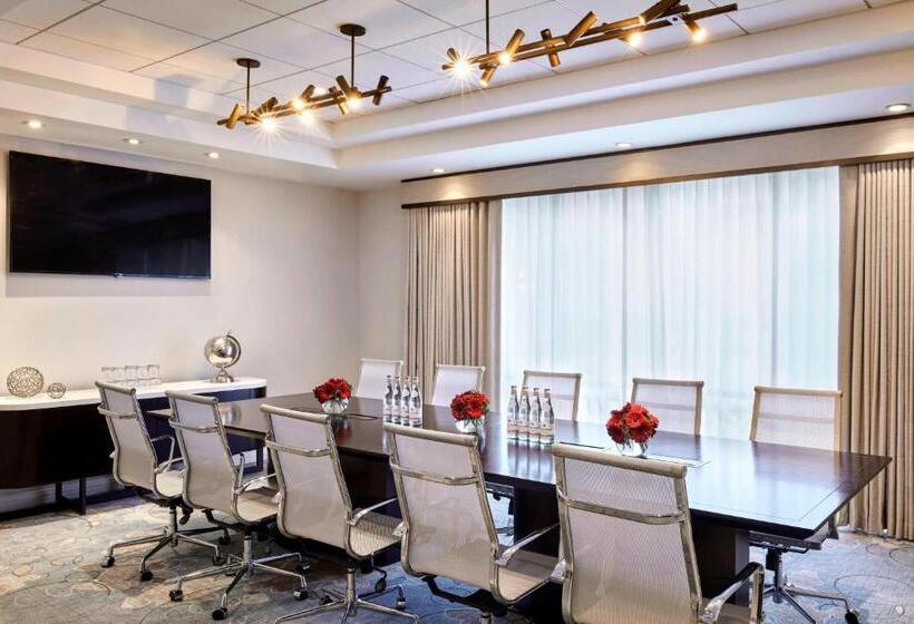 هتل Los Angeles Marriott Burbank Airport