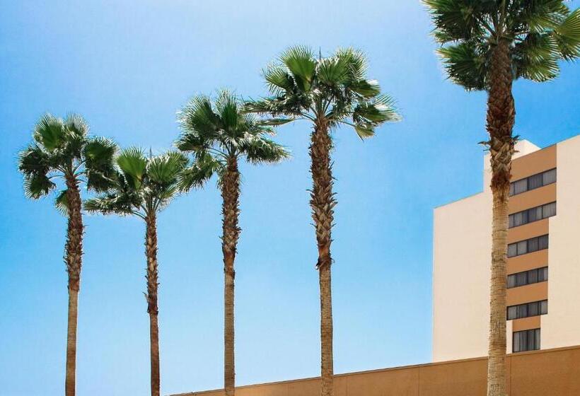 هتل Los Angeles Marriott Burbank Airport