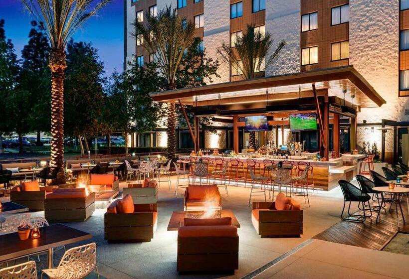 هتل Los Angeles Marriott Burbank Airport