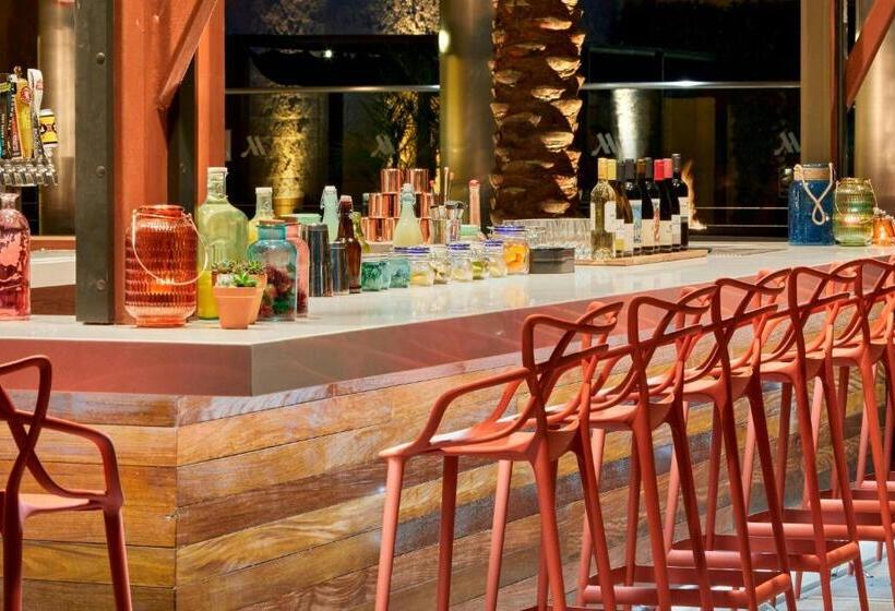 Отель Los Angeles Marriott Burbank Airport