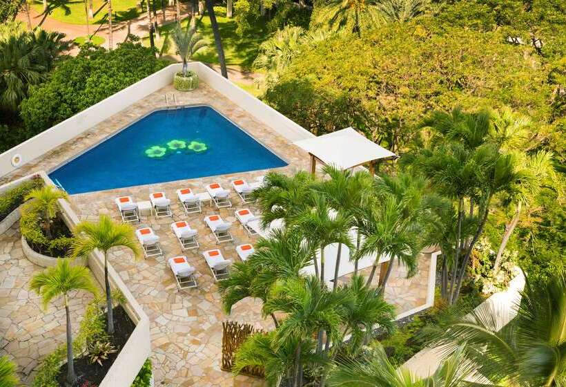 Luana Waikiki Hotel & Suites