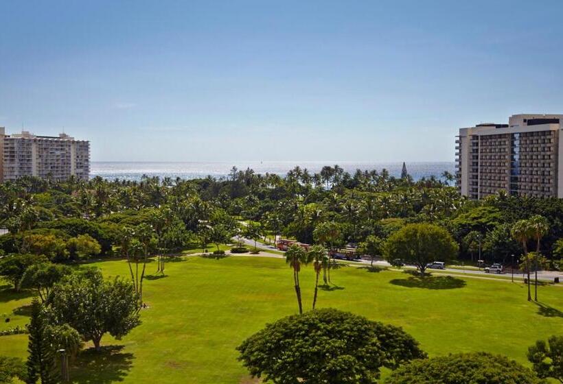 Luana Waikiki Hotel & Suites