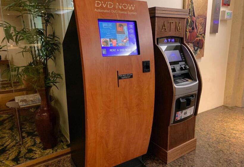 Luana Waikiki Hotel & Suites