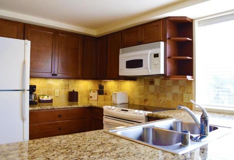 Luana Waikiki Hotel & Suites