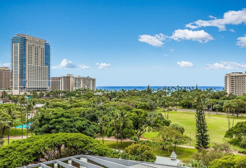 Luana Waikiki Hotel & Suites