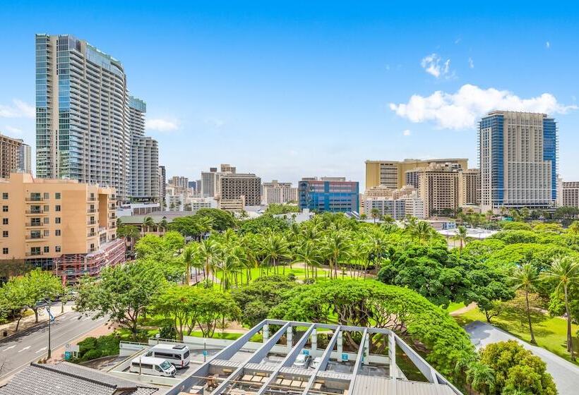 Luana Waikiki Hotel & Suites