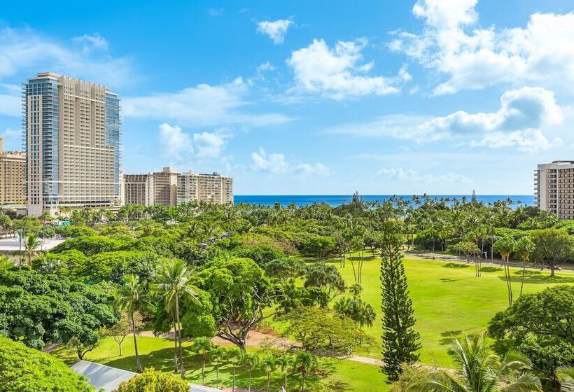Luana Waikiki Hotel & Suites