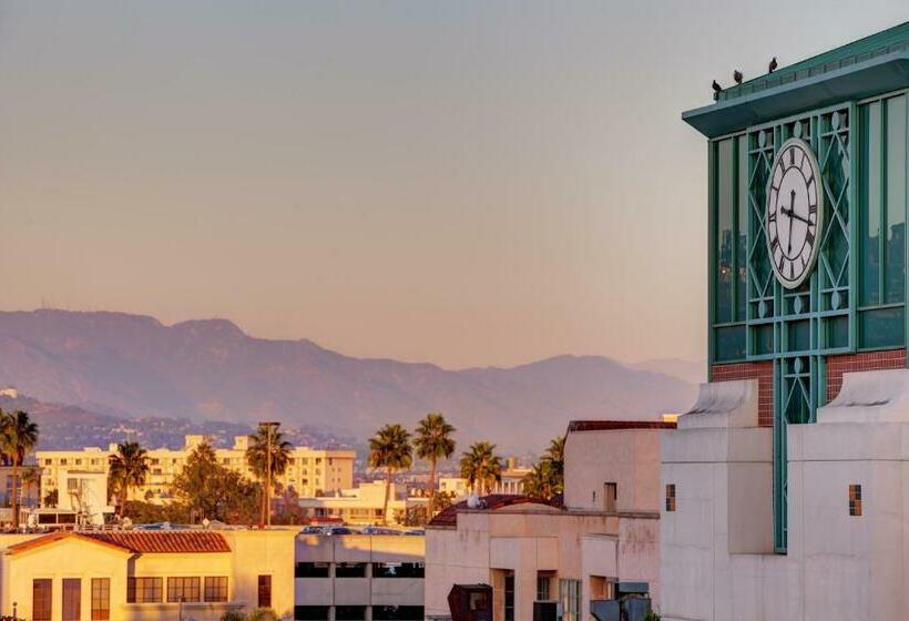 هتل Luxe Rodeo Drive