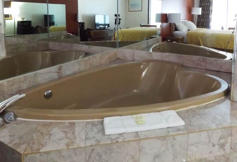 فندق Econo Lodge Manistee