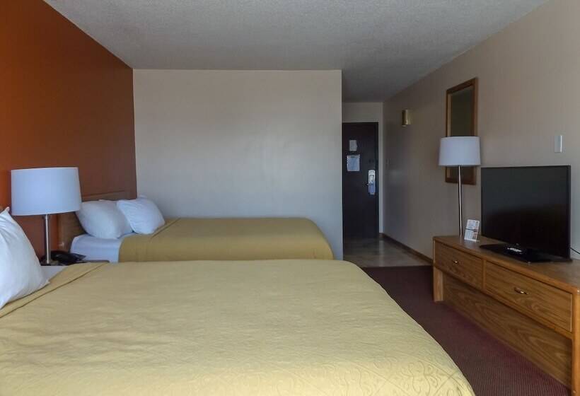 فندق Econo Lodge Manistee