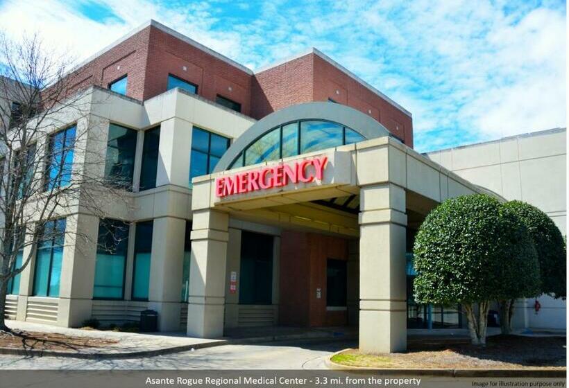 Hotel Medford OR North