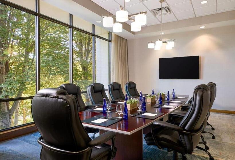 Merriweather Lakehouse Hotel, Autograph Collection