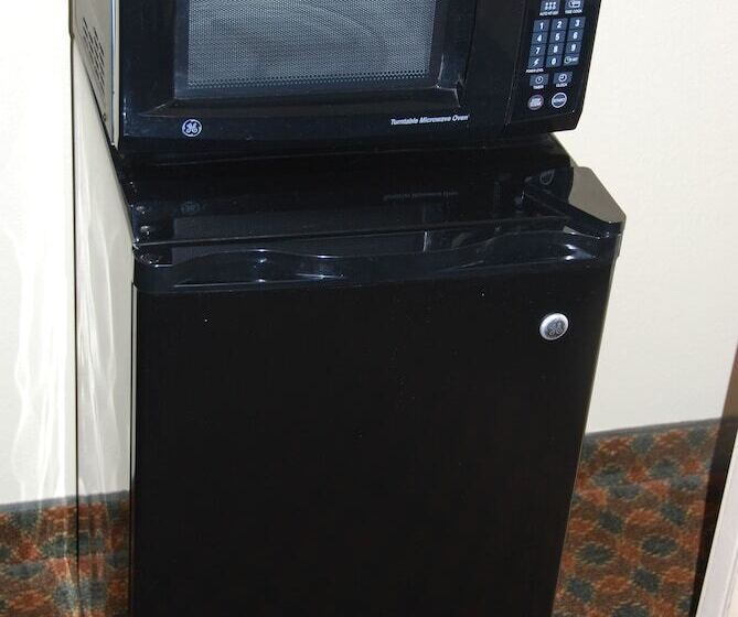 酒店 National 9 Inn Wellington