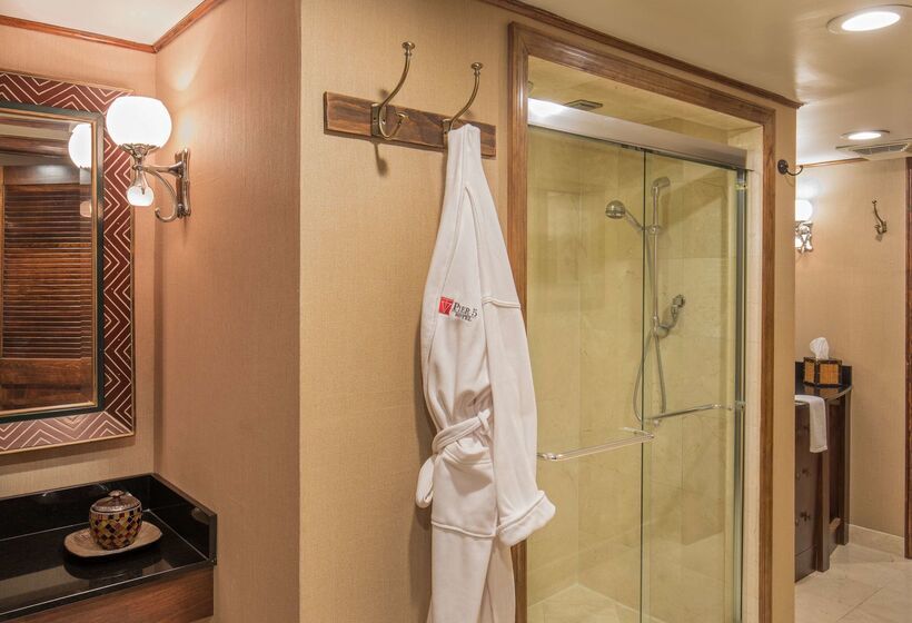 Pier 5 Hotel Baltimore