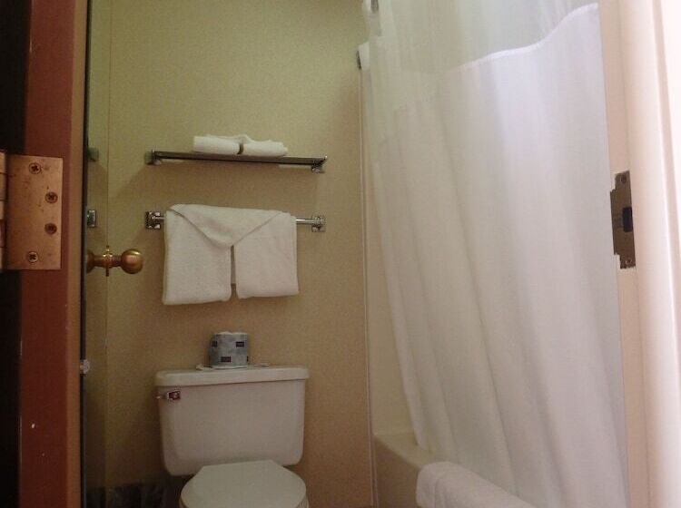 فندق Quality Inn At Bangor Mall