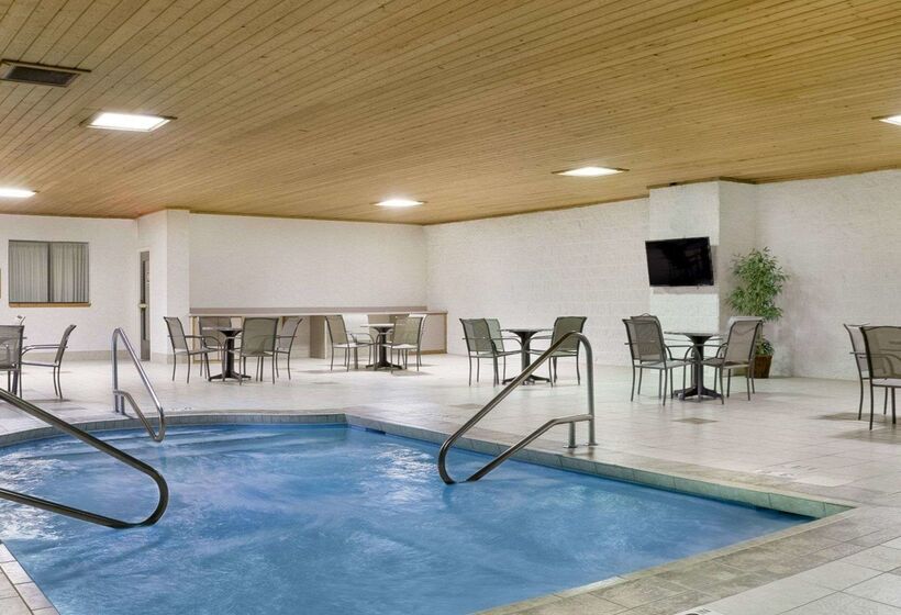 בית מלון כפרי Quality Inn Bismarck I 94