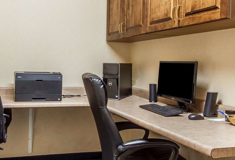 فندق Quality Inn Burlington Near Hwy 34