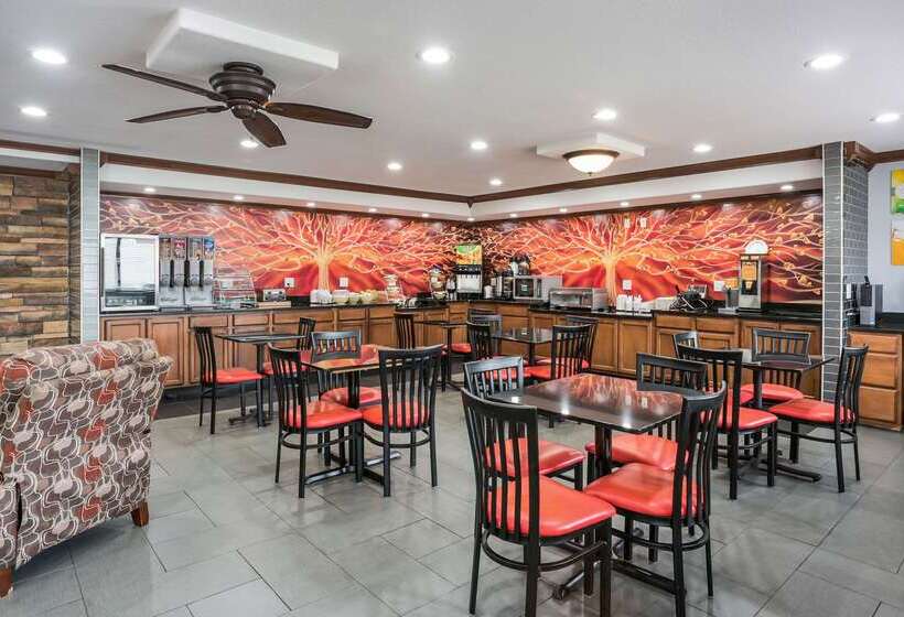 호텔 Quality Inn Cedar Rapids South