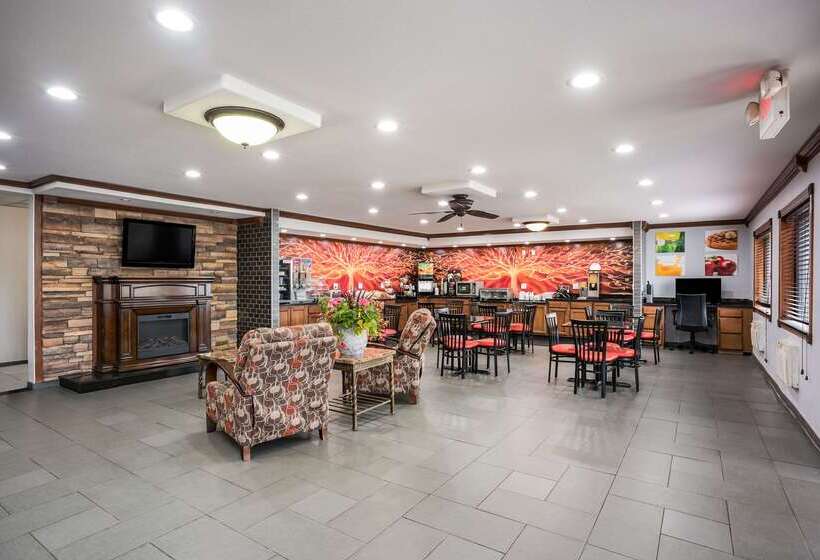 호텔 Quality Inn Cedar Rapids South