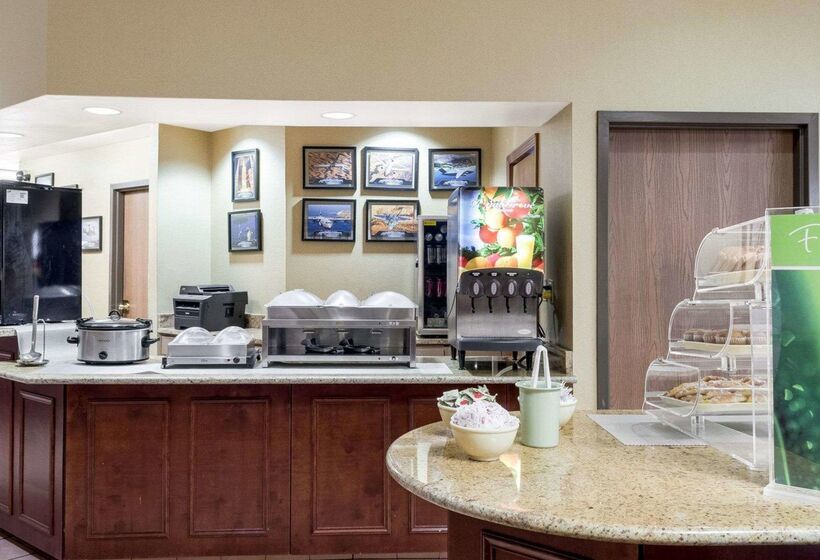 Отель Quality Inn Columbus, Ms