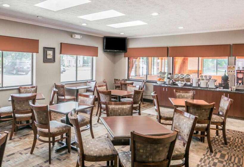 בית מלון כפרי Quality Inn