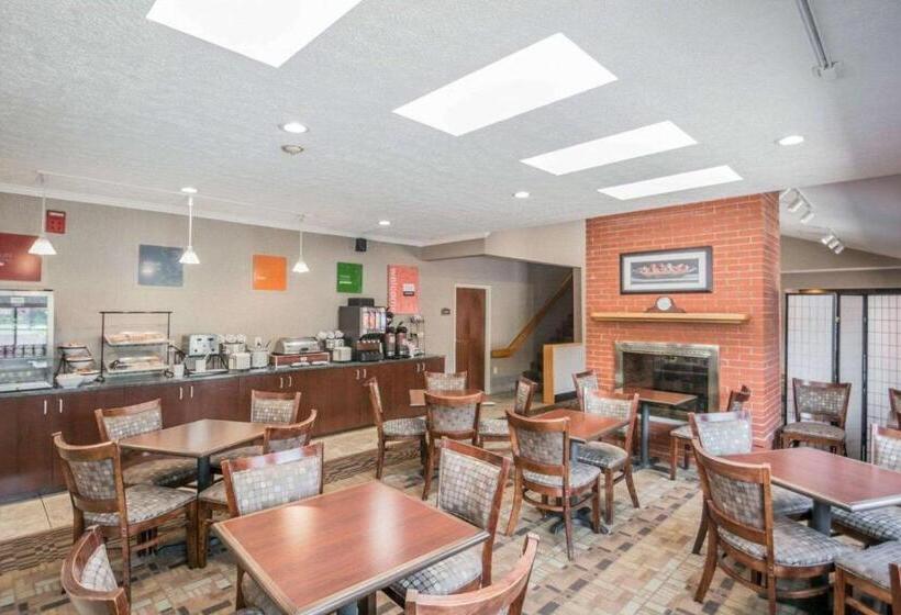 בית מלון כפרי Quality Inn