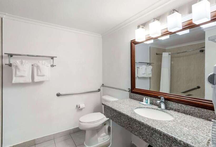 فندق Quality Inn Long Beach   Signal Hill